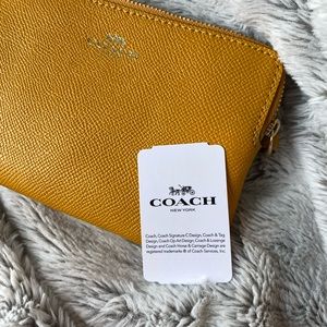 NWT Coach Wallet Wristlet